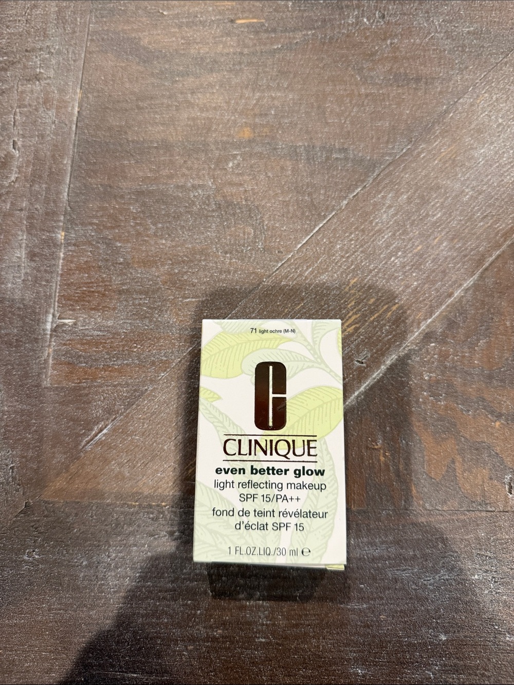 Clinique Even Better Glow Foundation - Light Ochre Shade